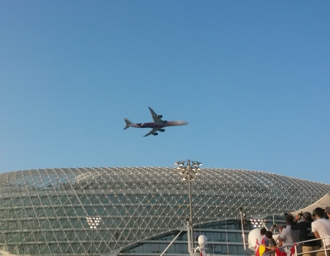 Etihad Airways doing an impressive air stunt just before the race.